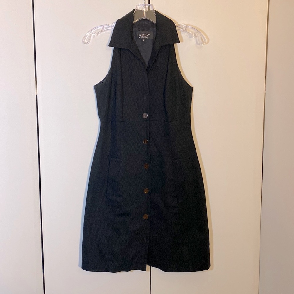 Cute little vintage black dress Size 4